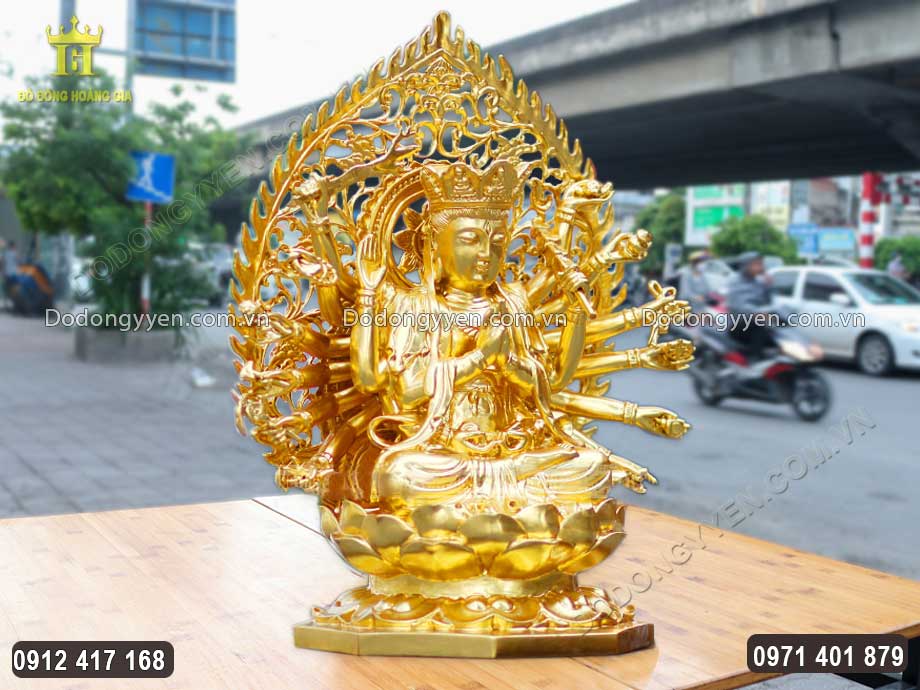 Từng chi tiết tr&ecirc;n vật phẩm được chạm khắc sắc n&eacute;t, tỉ mỉ